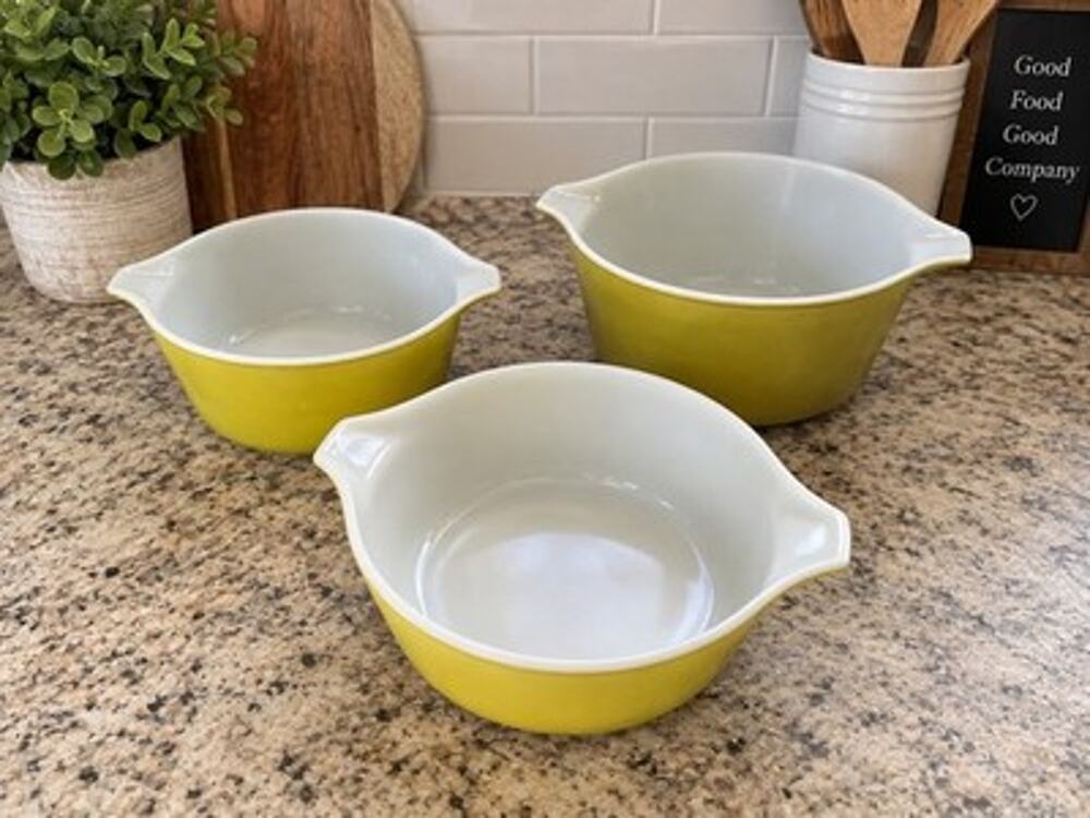 Vintage Pyrex Verde Bakeware Bowls Set of 3 Made in USA 1 Qt 1 1/2 Pt 1 Pt